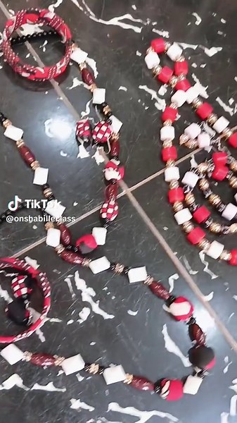 Vidéos de On S'habille CLASS (@onshabilleclass) avec son original - On S'habille CLASS