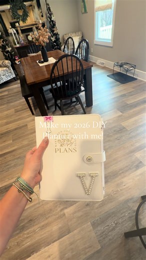 Create Your 2026 DIY Planner: Custom Cover & Schedule