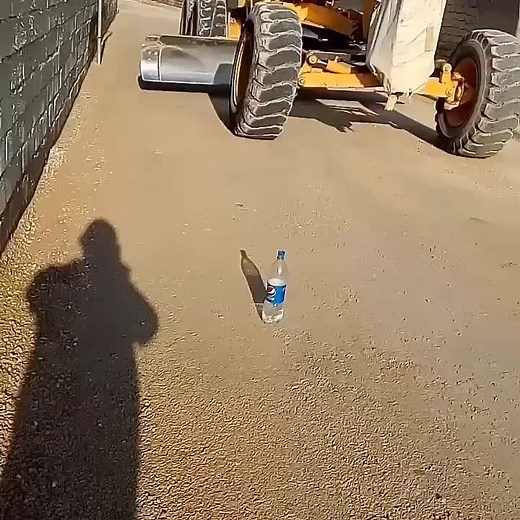 #unfrezzmyaccount #caterpillar #grader #amazing #skills #motorgrader #viralvideo #foryou #haveymachine #fyp