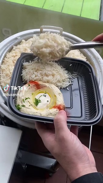 Delicious Mediterranean Platters: Shawarma, Hummus, and More!