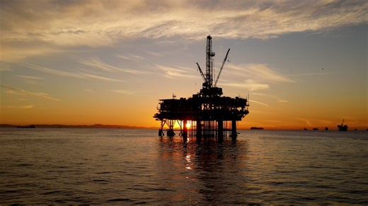 Oil rigs off Florida? Trump says yes, DeSantis says no
