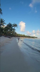 "Golden Sands and Turquoise Dreams: Cancún’s Stunning Beaches"