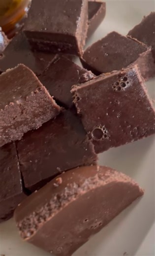 I tried my hand at some chocolate Knox blox - a vintage chocolate gelatin recipe. It’s pretty good! #chocolate #sugar #gelatin #jello #knoxblox #knoxgelatin #dessert #willywonka #chocolatier | June Cleavers Vintage Closet