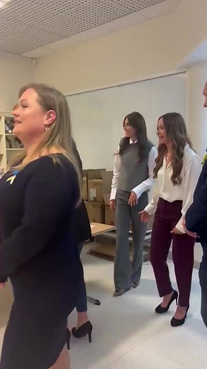 The Princess chats music with a little girl | Royal Family News