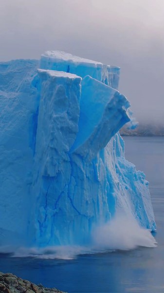 Massive Glacier Calving in Svalbard – Raw Unedited Footage