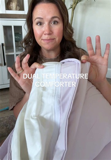 the Mellow temperature control comforter ☁️❄️✨ literally two comforters zipped into one for hot sleepers who still want that fluffy cloud comfort 😭💤 #comforter #mellowsleep #coolingbedding #hotsleeper @Mellow Sleep