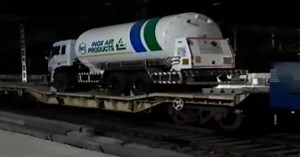 "Oxygen Express" Reaches Madhya Pradesh's Jabalpur