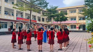 🎬 CUỘC THI VIDEO CLIP "NGƯỜI THẦY ÁO XANH" NĂM 2025 CHÀO MỪNG KỶ NIỆM 43 NĂM NGÀY NHÀ GIÁO VIỆT NAM (20/11/1982-20/11/2025) 💚 SBD 14: ĐỖ THIÊN BẢO ÁNH, LỚP 5D - TRƯỜNG TIỂU HỌC SEN PHƯƠNG TRI ÂN CÔ GIÁO: TẠ THỊ LUYẾN, GIÁO VIÊN - BÍ THƯ CHI ĐOÀN ⚡ ⚡ ⚡ CÁCH THỨC BÌNH CHỌN 👇 👇 👇 Bước 1 : Vào like trang fanpage: Tuổi trẻ xã Phúc Lộc, TP. Hà Nội tại địa chỉ: https://www.facebook.com/doanxaphucloc Bước 2 : Bình chọn cho Video mà mình yêu thích nhất. 01 biểu tượng cảm xúc (bao gồm Like, Love, Wow