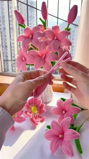 Dollar tree diy lily flowers tutorial #lily #flowers #craft #diyproject #diycrafts #handmade #diy
