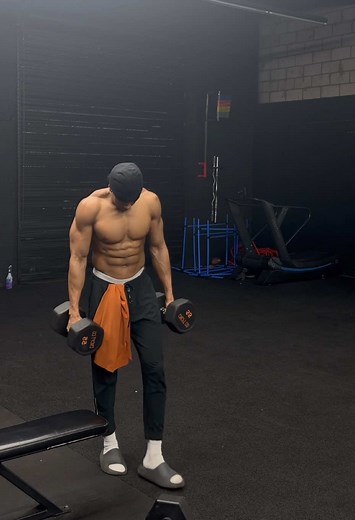 Evening Gym Routine for Fitness Enthusiasts