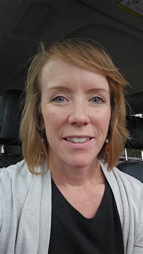 Susie Muir on Instagram: "How do you switch your mind from work to home life? For me, this worked a treat. I used to do it all the time and then just sort of forgot. Bringing it firmly back to the end of the day ritual. What would be your sing your heart out ballad to switch off?! #humanfirstdoctorsecond #doctorwellbeing #recoveryandregulation"