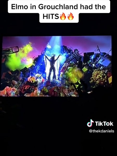 Elmo in Grouchland: Nostalgic Songs and Moves