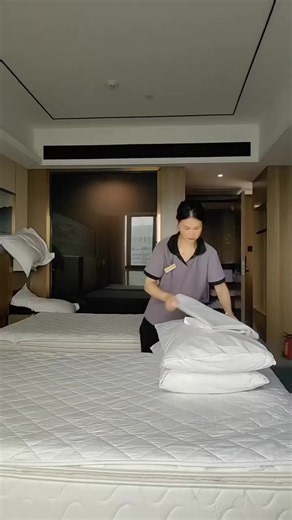 How to Make a Perfect Bed: Easy Bedmaking & Bedsheet Tips