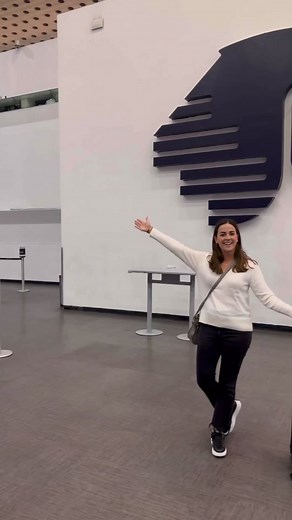 #EstoEsVolar con @aeromexico a sus cientos de destinos! ✈️💙🤩 Lo que más me gusta de volar con Aeroméxico es que tienen 3 clases diferentes de asiento que puedes elegir, entretenimiento a bordo🎬, wifi gratuito📱, check in online & kioskos en el Aeropuerto para agilizar tu check in.✅ Este año he podido volar directo desde CDMX a Paris🇫🇷, Londres🇬🇧 y Roma🇮🇹, ha sido una delicia no necesitar hacer escalas y poder disfrutar de volar de una forma cómoda, moderna en tecnología y segura.💺💫 ¿Y