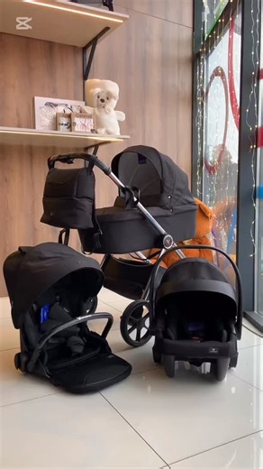 Baby Center Melandi on Instagram: "Cangaroo Unique 4-in-1 – një zgjedhje vërtet unike 👶✨ Karrocë elegante dhe praktike për çdo fazë, e krijuar për shëtitje komode dhe stil pa kompromis 🤍🛒 Porosit online & ose vizito pikat e shitjes: 📍Rruga Qarkore NATO 99, Gjilan 📍Perballë Viva Fresh, rr.Lidhja e Prizerenit, Gjilan"