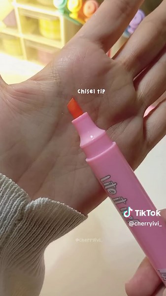 Creative Techniques for Highlighting Notes with Calligraphy