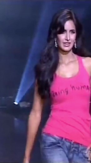 #katrinakaif her legs 🤤 are so sexy 🔥 》《《《《《《《《《《《《 #EnginAltanDüzyatan #barisarduc #bollywood #chrisevans #istanbul #korean #turkish #foryou #blackpink #trending #williamlevy #williamlevy
