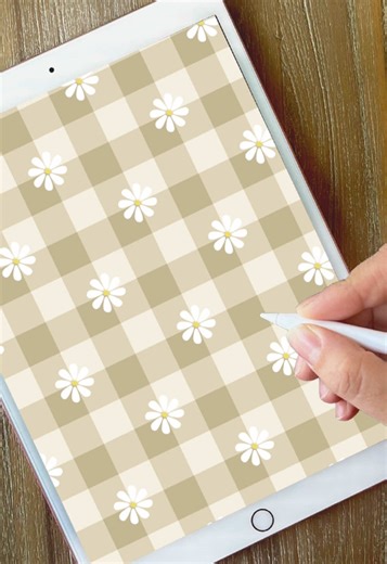 I’m making these little daisy patterns into a Spoonflower collection and I’m VERY excited to get some samples 😍 For anyone wondering, I’m using the Paperlike screen protector and pencil tips , (They’re linked in my bio if you want to check them out for yourself 🔗) #procreateforbeginners #digitaldrawing #paperlikepartner #procreatetips #pattern