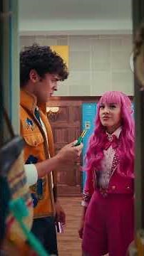 Pink can't stop spilling everyone's secrets! 💄😱 | Locker Diaries: Descendants | Disney Channel