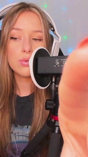 Using magic to put you to sleep #asmr