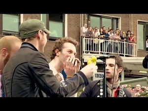 Coldplay - Yellow (acoustic) Live @ BBC '08 [HD]