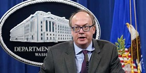 Jeffrey Clark has to decide if he's 'more afraid of Trump or going to jail': legal expert