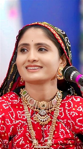 Mat soch musafir re Ram kare so hove .🙏🏻 | Geeta Ben Rabari.