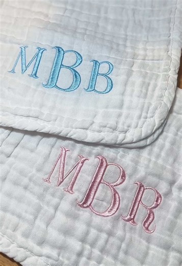 Got to use my favorite pink & blue thread for these coordinating baby burp cloths🩷🩵🫶🏻 #machineembroidery #customembroidery #embroidery #monogram #burpcloths