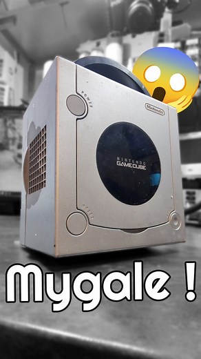 5.5K views · 2.1K reactions | Cette GameCube servait de nid à araignées… 勞️ #retro #vintage #repair #mod #upgrade #réparation | Cabridiy | Facebook