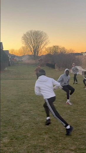 This pitch play worked to perfection for the big gain🤩!! #shorts #sports #viral #nfl #football #fyp