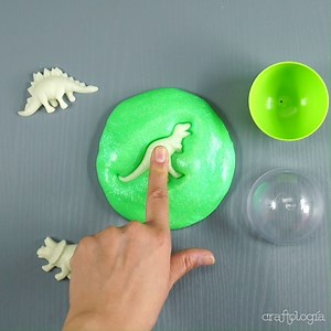 Descubre el mundo de los dinosaurios con este increíble slime ✨🦖 Sigue el tip en http://bit.ly/2nlvEx9 | Craftología