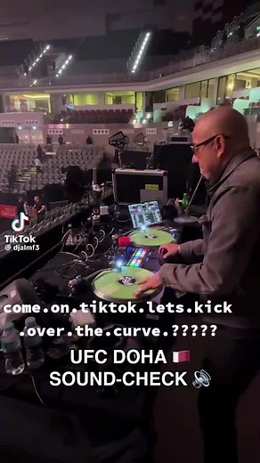 lazaroizquierdo96 (@lazaroizquierdo96)’s videos with Melodic Techno (Afro House Mix) - Ambient Pino