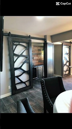This barn door design just changed everything #woodworking