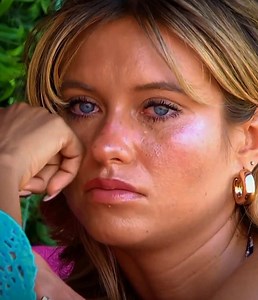 can everyone pls leave her alone thanks #kenzieannis #kenzieloveisland #loveislandusa #loveislandusaedit #fyp