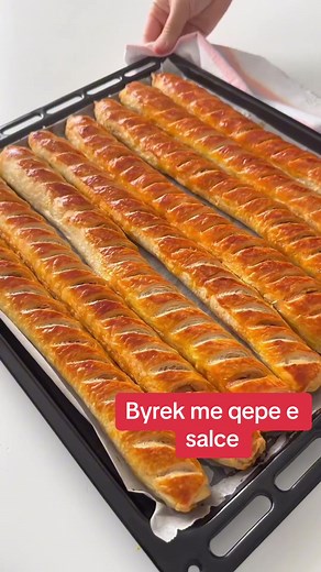 Delicious Byrek Recipe with Onions and Sauce