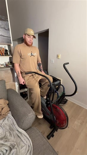 Airdine bikes are the one of the best ways for para to do cardio and get our heart rates up. Our arms can pump out a work out while our legs are still going thru their movements. #fyp #para #exercise #foryoupage #wheelchairlife