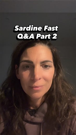 Lydia Powell on Instagram: "Everyone keeps asking… so here are the biggest sardine fast questions, hopefully answered simply 😁 The reason this works is simple- one food. High in protein with good fat, keeps the hunger pangs low or non existent. Plus so much goodness in one small meal.🐟 Comment RESET if you want to know more about metabolic health 🔥 #sardinefast #carnivorediet #ketoreset #ketotransformation #bloodsugarsupport #metabolichealth #ketoresults #carnivorecommunity #sardines #ketomea