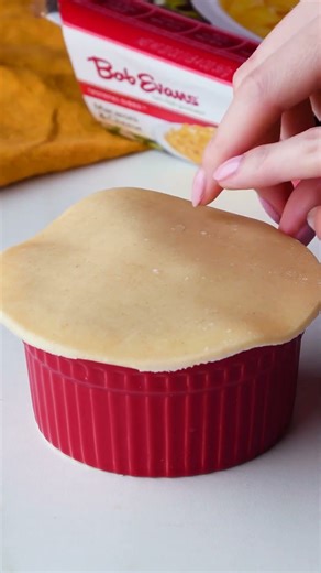 Mini Macaroni & Cheese Pot Pies