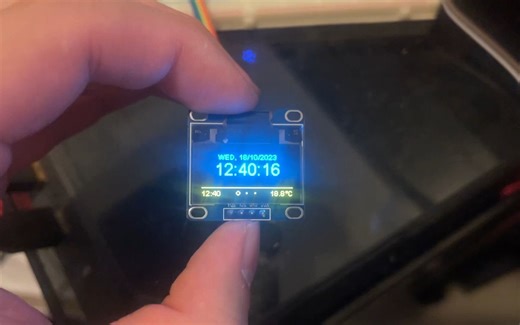 使用 ESP8266 和 OLED 显示屏的气象站演示