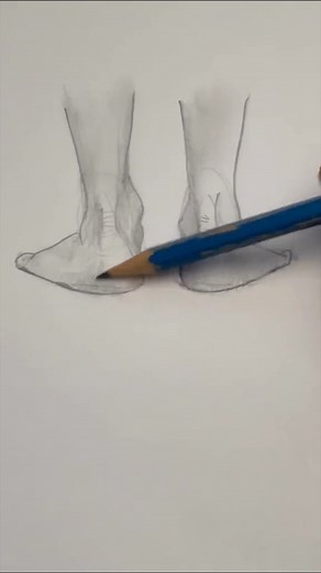 Draw feet from behind 🦶Easy drawing lesson for beginners on how to draw the feet from behind. #drawing #howtodraw #drawfeet | Mark Liam Smith