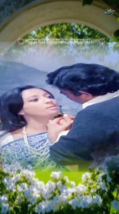 🌸 *“तुम्हारे आने से ज़िंदगी फिर से महक उठी…”* 🌸 **🎵 Song:** Tum Aa Gaye Ho Noor Aa Gaya Hai **🎬 Movie:** Aandhi (1975) **🎼 Music:** R.D. Burman **✍️ Lyrics:** Gulzar **🎤 Singers:** Lata Mangeshkar, Kishore Kumar **⭐ Stars:** Suchitra Sen, Sanjeev Kumar, Om Prakash, Om Shivpuri **🎥 Director:** Gulzar कभी-कभी एक शख़्स की मौजूदगी पूरी दुनिया को रोशन कर देती है… ✨💖 #LataMangeshkar #KishoreKumar #RDBurman #Gulzar #SuchitraSen #SanjeevKumar #Aandhi #EvergreenSongs #BollywoodClassics #OldBollyw