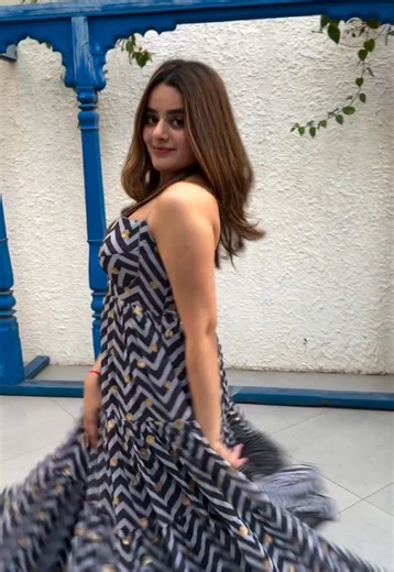 Flow with Style 😍 A graceful long dress that blends modern charm with timeless elegance—perfect for any moment that calls for confidence and flair. 🖤 #longdress #viraldress #foryou #ootd #outfitideas #dresstoimpress #clothingbrand