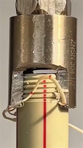 the process of making threads on pipes using a special machine