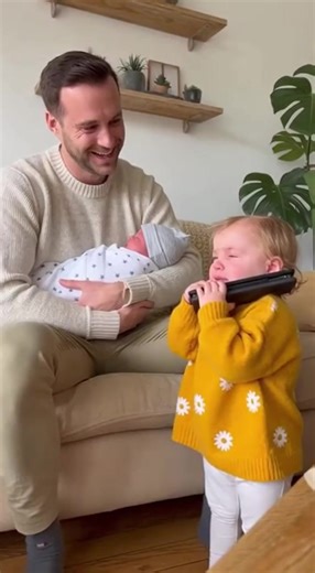 Hilarious Baby Reactions to Food and Pets