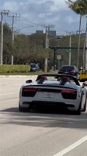audi r8 accelerates #cars #audi