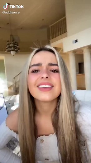 Addison Rae and Dixie D'Amelio Dancing at The Hype House