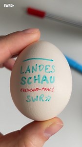 Ostereier bemalen können wir eher schlecht als recht. Wie sehen eure aus? Postet Fotos oder Videos in die Kommentare als vorgezogene Ostergeschenke für uns😍 | Landesschau Rheinland-Pfalz