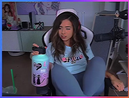 Poki Twerking and Hot Moments Compilation