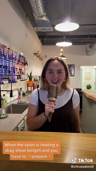 We still have tickets available for the drag show tonight!! Come strut the runway with us!! 🤩🤩 #laquifa #dragqueen #werktherunway