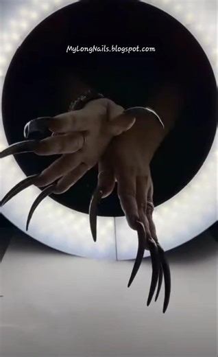 Meryann's super sexy natural long nails #nails #longnails #nailmodel #mylongnails